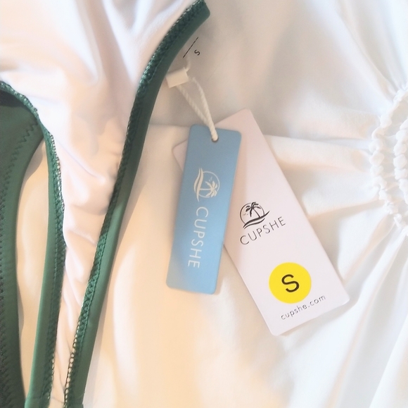 NWT Cupshe Miss U Hibiscus swim - Picture 6 of 6